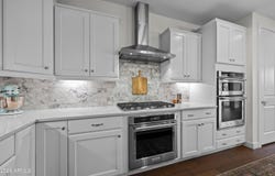2916 E TINA Drive, Phoenix, AZ 85050