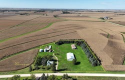 14289 Terrace Ave, Clarksville, IA 50619