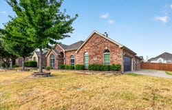 902 Nikki Drive, Cedar Hill, TX 75104
