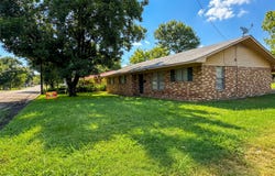 2602 Mayo Street, Commerce, TX 75428