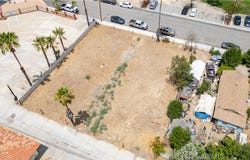125 E 10th St, Perris, CA 92570