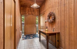 8607 W 93rd Place, Hickory Hills, IL 60457
