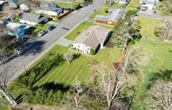 165 NW 1ST St, Warrenton, OR 97146