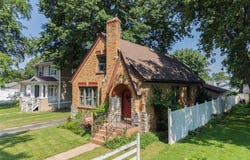 111 E Olive Street, Staunton, IL 62088
