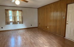 112 Stagecoach Drive, Warsaw, MO 65355