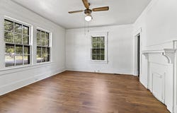 92 Fourth St, Greenwood, SC 29646