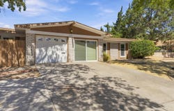 1001 Upland Court NE, Albuquerque, NM 87112