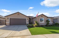 2131 W Ambassador Way, Hanford, CA 93230