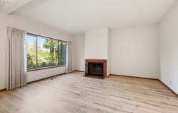 587 WIMBLEDON Ct, Eugene, OR 97401