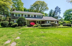 2 Richard Lane, Huntington, NY 11743