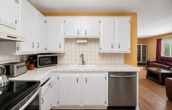 18601 Collins, Tarzana, CA 91356