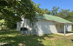 100 High Flats Rd, Monterey, TN 38574