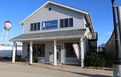 210 W Main St, Canistota, SD 57012