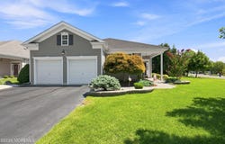 31 Devonshire Way, Jackson, NJ 08527