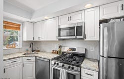 118 Brook Dr, Hackettstown Town, NJ 07840-1377