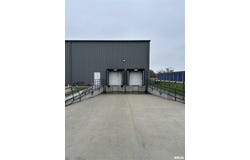 17 Kemp Drive, Chatham, IL 62629