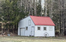 64 County Road, Springfield, VT 05150