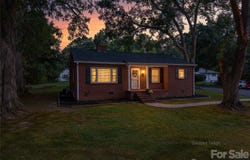 123 E Dixon Street, Lincolnton, NC 28092
