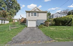 10 New York Avenue, Rensselaer, NY 12144