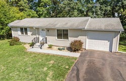 512 Eric Drive, Osceola, WI 54020