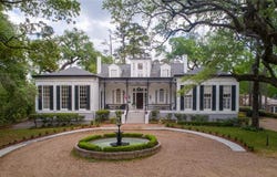 307 OAK Street, Natchez, MS 39120