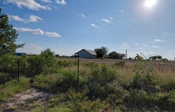 11066 MACAWAY RD, Adkins, TX 78101