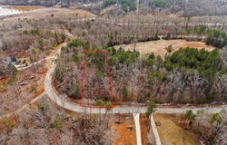 410 Terrapin Pointe Road, Hodges, SC 29653