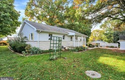 1018 MAHLON Drive, LEESPORT, PA 19533