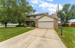 160 Deertrail Drive, Dyer, IN 46311