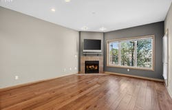 300 W 8TH St, Vancouver, WA 98660