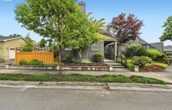 21999 NE PARK Ln, Fairview, OR 97024