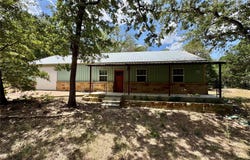134 Elgin Woods Ln, Elgin, TX 78621