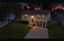 2009 E Arrowhead Drive, Olathe, KS 66062