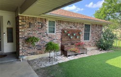 1204 Chester Street, Cleburne, TX 76033