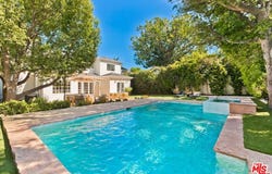 4135 Nagle Ave, Los Angeles, CA 91423