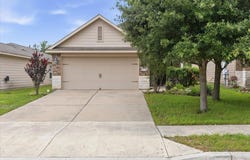 1672 Treeta Trl, Kyle, TX 78640