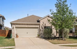 348 Lacey Oak Loop, San Marcos, TX 78666