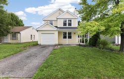 2425 Dunsworth Drive, Columbus, OH 43235