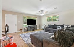 100 SHERWOOD Drive, Hammond, LA 70401