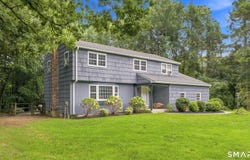 39 Berkshire Way, Simsbury, CT 06070