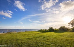 Seashore Avenue, Ocean Springs, MS 39564