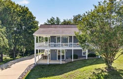 312 Cosby Parris Rd., Byrdstown, TN 38549