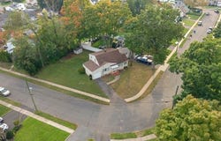 37 Leeds Dr, South Plainfield Boro, NJ 07080-3611