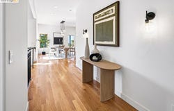 6733 Longwalk Dr, Oakland, CA 94611