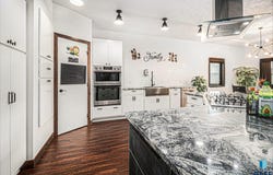 815 Heatherwood Ave, Madison, SD 57042