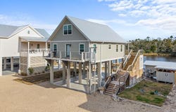 406 Granger Dr, Steinhatchee, FL 32359