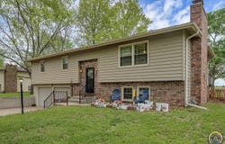 3818 SE 23rd TER, Topeka, KS 66605