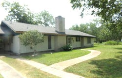 402 North Summit Street, Weimar, TX 78962