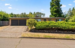 4080 OAK St, Eugene, OR 97405