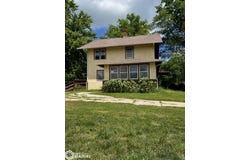 205 Shellway Drive, Mount Ayr, IA 50854